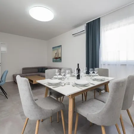 Exclusive Villas & Villa Vir