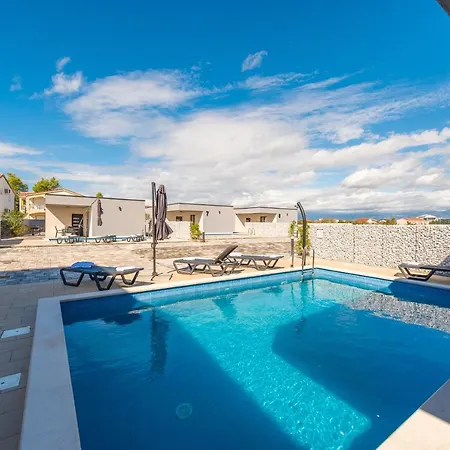 Exclusive Villas & Villa