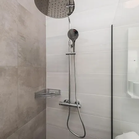 Exclusive Villas & Vir