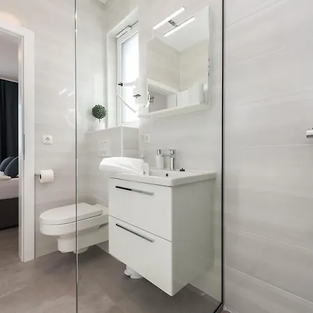Exclusive Villas & * Vir
