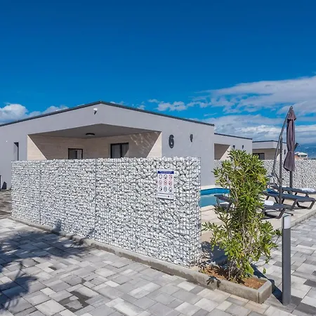 Exclusive Villas & Villa