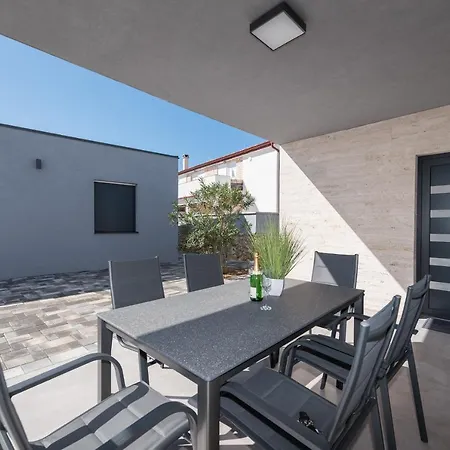 Exclusive Villas & Villa Vir