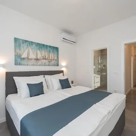 Exclusive Villas & Villa Vir